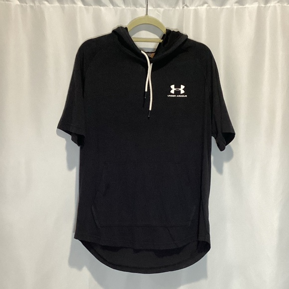 1629. Under Armour Short Sleeve Pullover Hoodie GUC Size Large - Picture 1 of 4